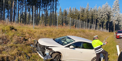 Sjezd na Strakonickou omezila dopravní nehoda