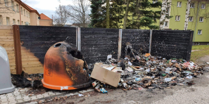 Neznámý vandal se vyřádil na kontejnerech. Škoda přesahuje padesát tisíc