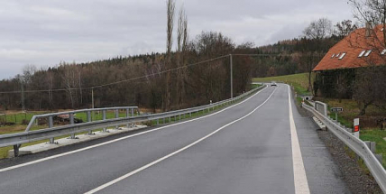 Silnice z Hořovic na Příbram je přetížena. Lidé žádají omezení tranzitní dopravy