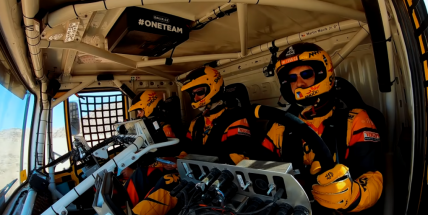 Video: Macík kontroluje TOP 5 a přitom si občas poskočí