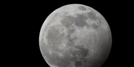 Úplněk s polostínovým zatměním vyrazil dech mnohým pozorovatelům