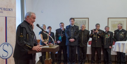 Hornické spolky byly pozvány do Senátu