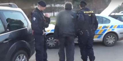 Namol opilý muž putoval na záchytku, nadýchal čtyři promile