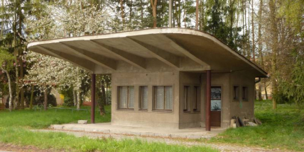 I benzinová pumpa může být kulturní památkou. Jednu takovou mají v Milíně