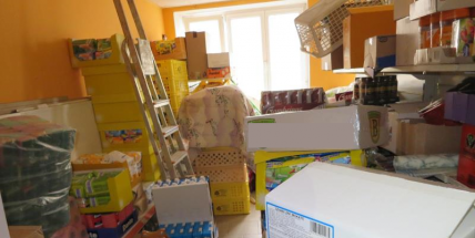 Myší trus, potraviny poškozené škůdci a všude nepořádek. Inspektoři uzavřeli vietnamský obchod