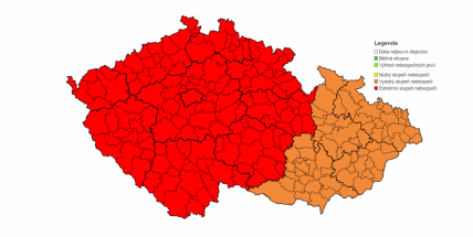 Meteorologové varují před extrémním stupněm nebezpečí. Orkán Sabine může ohrozit životy uvolněnými předměty