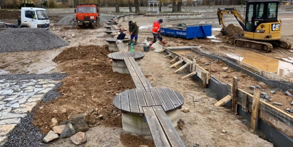 Bezbariérový vstup do vody, vodní lehátko pro imobilní jedince. Novák si nově užijí i lidé s handicapem