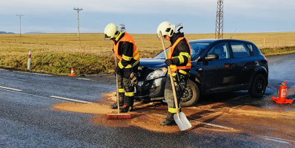 Řidič u Vranovic zdemoloval Kiu. Vyvázl bez zranění