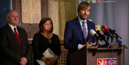 Koronavirem se ve středních Čechách nakazily dvě ženy