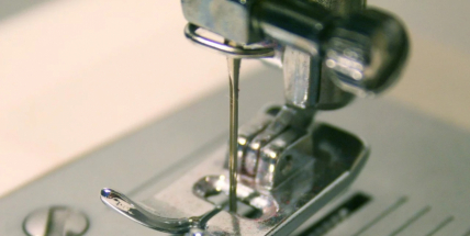 Nedostatek roušek motivuje k samovýrobě. Město Příbram shání potřebný materiál