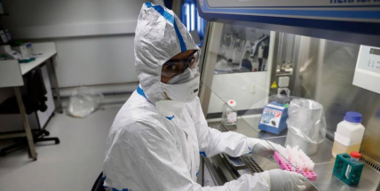 V Česku se koronavirem nakazilo přes tisíc lidí, ve středních Čechách 124