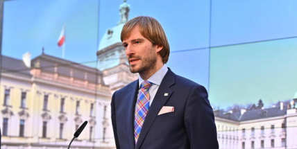Vojtěch: Nekontrolované šíření covid-19 se v ČR podařilo zastavit