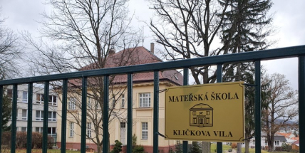 Bez dětí a rodičů i zápisy do mateřských škol