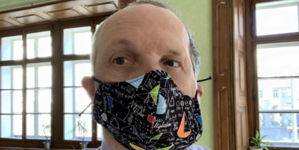 Klaus: Poslanci a senátoři by měli zůstat půl roku bez platu