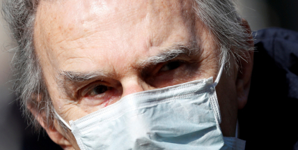 Počet potvrzených případů nákazy koronavirem stoupl za dnešek v Česku o 105 na 5674