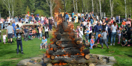 Filipojakubská noc pouze s rouškami a maximálním počtem deseti lidí
