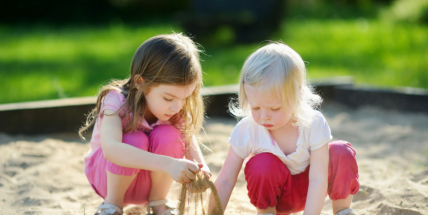 Ve skupinách nebudou muset nosit roušky děti od dvou do sedmi let