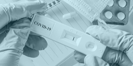 Z nemoci covid-19 se v ČR vyléčila už víc než polovina nakažených