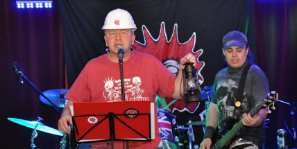 Frontman skupiny E!E: V Živáku do obýváku jsme si představili známý ksichty, hráli jsme jako vždy