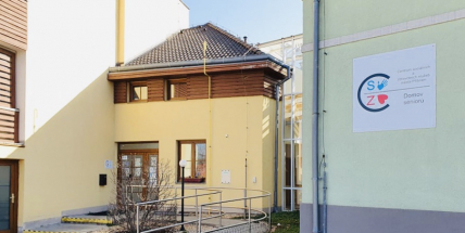 Od 25. května budou povoleny návštěvy v nemocnicích a domovech seniorů