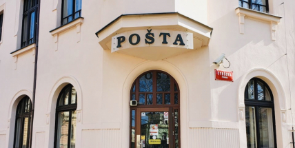 Česká pošta varuje před podvodnou soutěží, mobilní telefony nerozdává