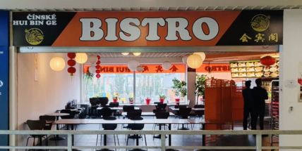 Jídelní zóny v obchodních centrech otevřou v pondělí. Dětské koutky zůstávají zavřené