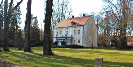 Čapkův památník v červenci zpřístupní spisovatelovu garáž