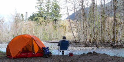 Češi ve velkém nakupují stany, spacáky a trvanlivé kempingové jídlo