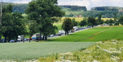 Provoz na Strakonické kolabuje, tvoří se několikakilometrové fronty