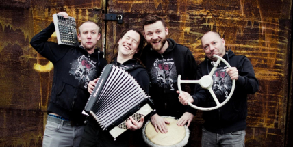 Vasilův rubáš dnes večer pobaví vtipnými texty i chytlavými melodiemi