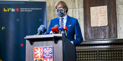 Česko zavádí virový semafor, červená zatím nehrozí