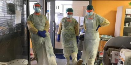 Zdravotníci se dočkají odměn za koronakrizi