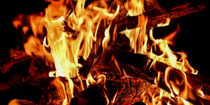 Od pátku platí zákaz rozdělávání ohňů i používání zábavní pyrotechniky