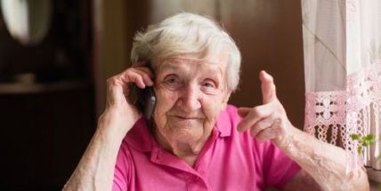 Kloubní výživy, zaručené léky proti koronaviru nebo vouchery do lázní. Šmejdi jsou stále vynalézavější