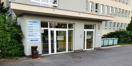 Muži, který nahlásil uložení bomby v LDN, hrozí tři roky vězení. Vyšetřován je na svobodě