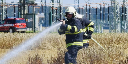 Hasiči vyjížděli k požáru vzrostlého obilí u Zbenic