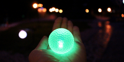 Adventure golf baví malé i velké. Příbramské hřiště se dnes otevře také v noci