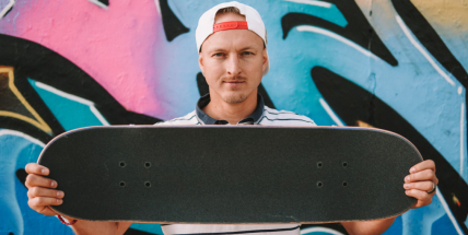 Špičkoví jezdci na skateboardu se předvedou v Příbrami