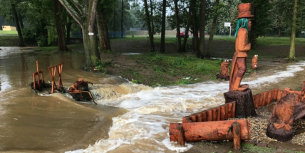 Proženou se další bouřky s přívalovými dešti a kroupami