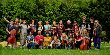 Valčíky, hornický pochod i večerníčky. Příbramská filharmonie trochu jinak