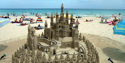 Některé cestovky kvůli testům zrušily zájezdy na Mallorku