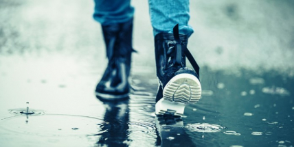 Poslední srpnový víkend k vodě vyrazí už jen otužilec. Počasí bude připomínat spíše podzim