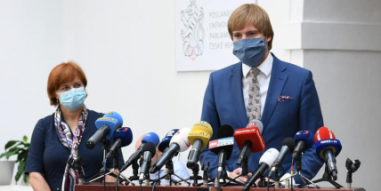 Hlavní hygienička Rážová má koronavirus, Vojtěch míří do karantény