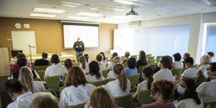 V příbramské nemocnici proběhl seminář o léčbě covid-19