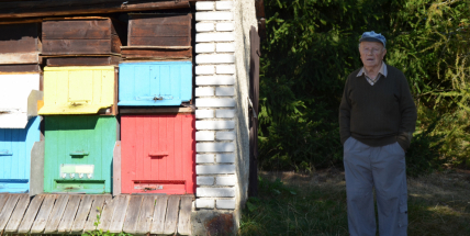 Bez včel by naše vlast byla holou pouští, které by se praotec Čech vyhnul, říká včelař s praxí 70 let