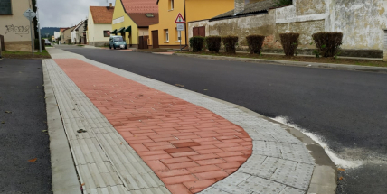 V Dobříši dostalo nový kabát několik ulic a další ho dostanou do začátku prosince