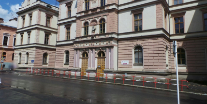 Zavře se většina středních škol. Nouzový stav chce Prymula od pondělí