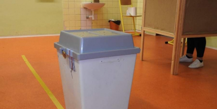 Zveřejňování výsledků voleb vázne na hlasech z karantény