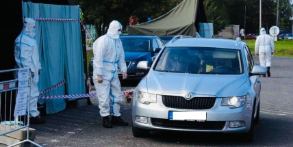 Ve středních Čechách ve středu hlasovalo z auta 63 voličů