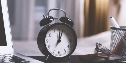 Končí letní a nastane obvyklý zimní čas. Noc na neděli bude o hodinu delší